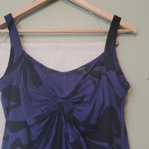 Top - Picture 2 of 4